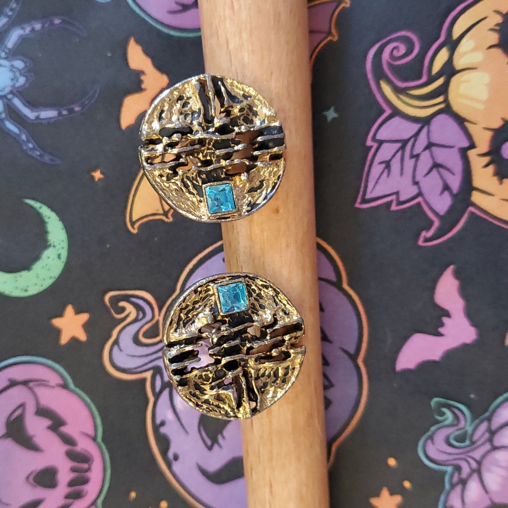 🌞 Gold Tone Cuff Links